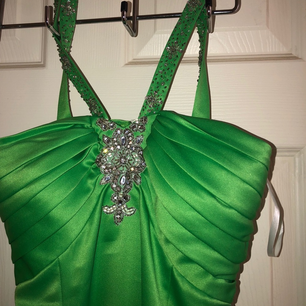Pretty pistachios green dress